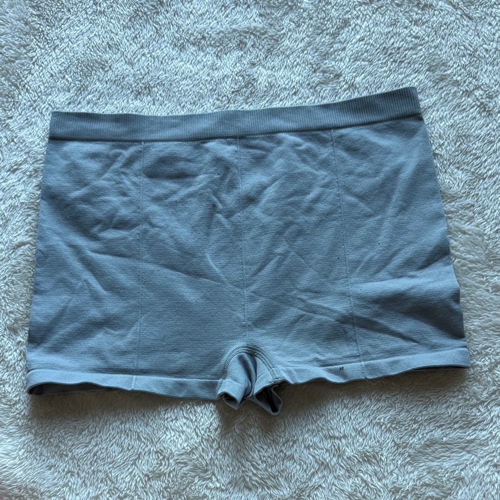 Colsie Women's Light Gray Bike Shorts
